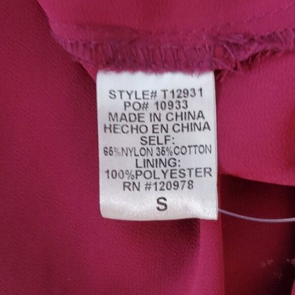 💲✂️ Entro, Berry Lace Overlay Top with Ruffle Detail-Size Small - Picture 10 of 10